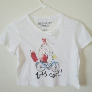 Cute tr?s cool crop top!