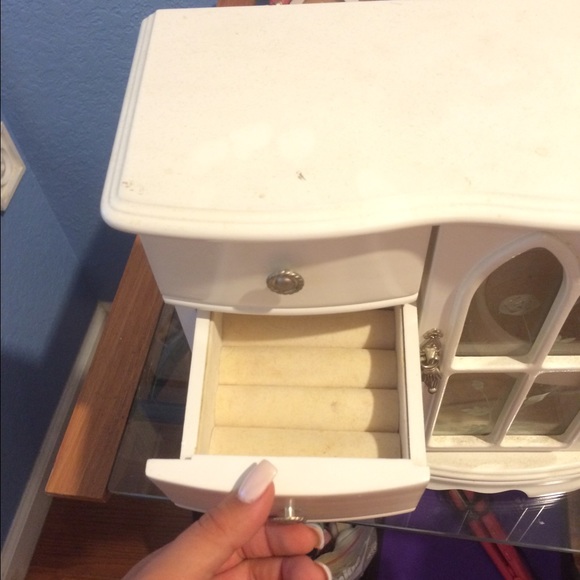 Jewelry box - Picture 2 of 4