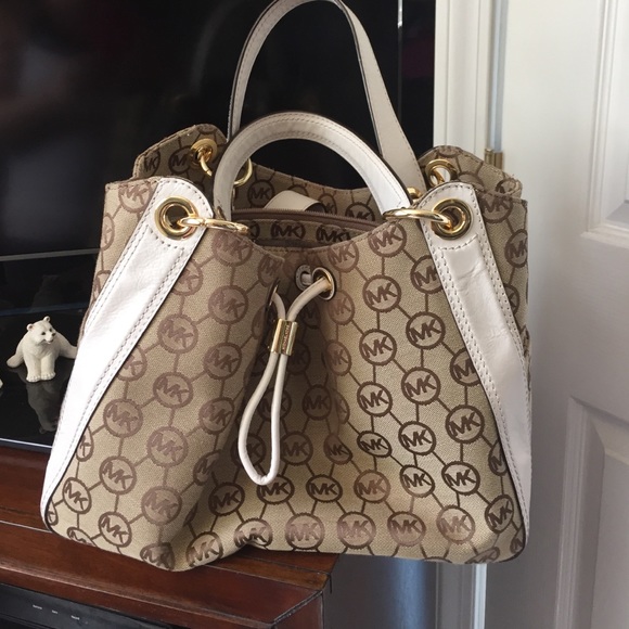 MK purse