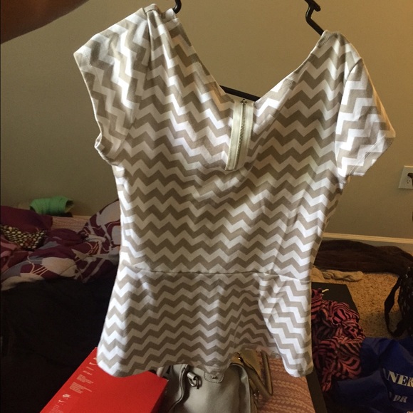 White shirt - Picture 2 of 2