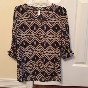Tribal 3/4 sleeve top