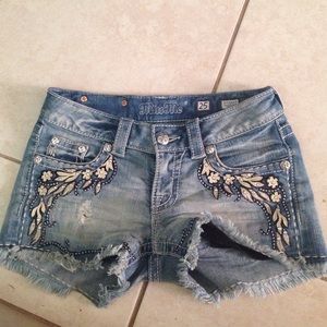 Size 25 (0) Miss Me jean shorts