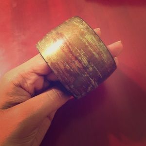 Gold, wood 'look' wrist cuff