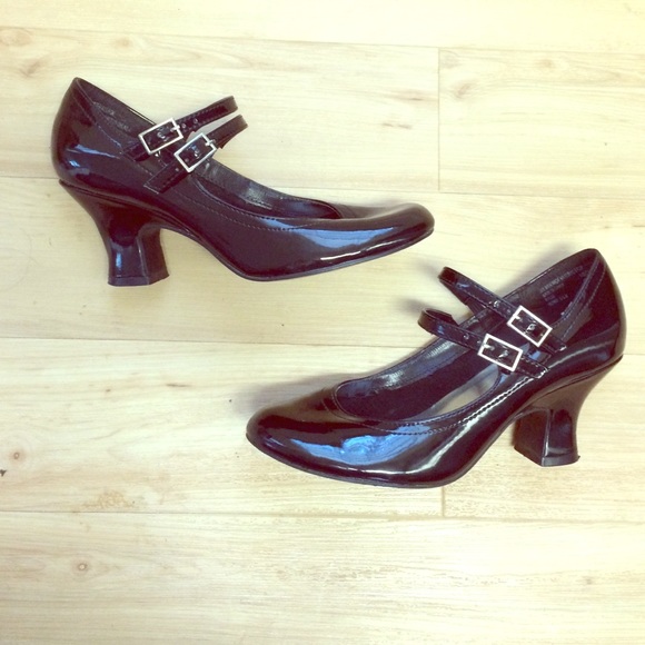 Black patent Mary Janes
