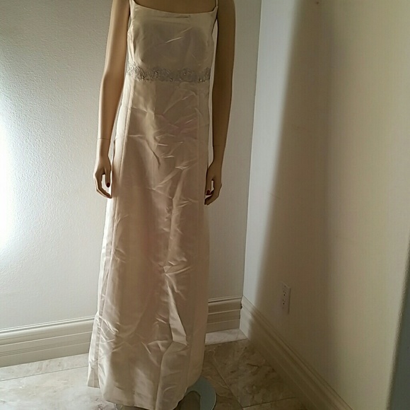 dress - Picture 2 of 4