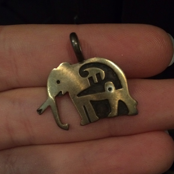 ✂️PRICE CUT✂️Genuine Native American pendant