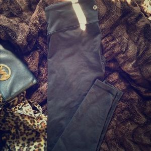 Lululemon yoga pants