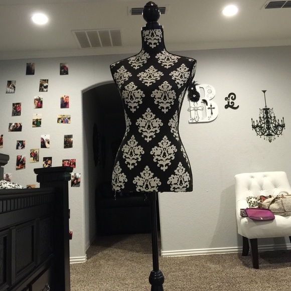 Manakin - Picture 4 of 4