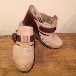 💗OTBT Clog Wedges💗