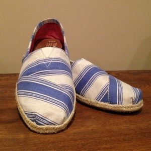 TOMS Navy Umbrella Stripe.  Size 8.5.