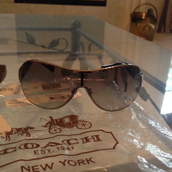 AUTHENTIC COACH SUNGLASSES!! NWT!! - Picture 3 of 4