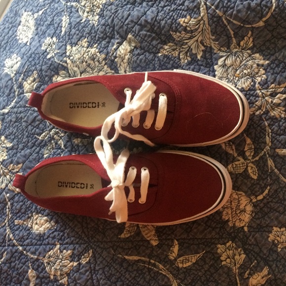 Traded‼️ knock-off maroon vans