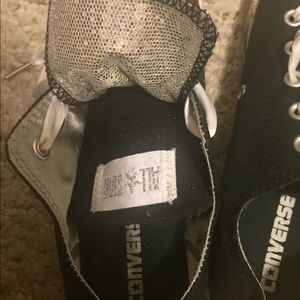 Double tongue black and sliver chucks