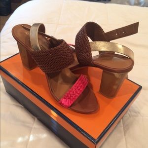 Perfect 4 summer* New Arturo Chiang strappy heels!