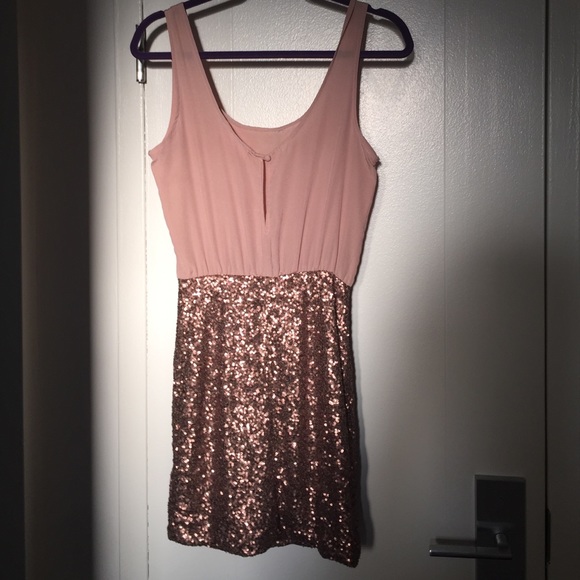 Dress - Picture 2 of 3