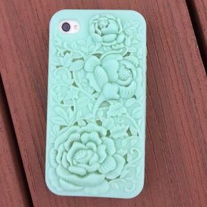 iPhone 4/4s case. Silicone and 3D flowers