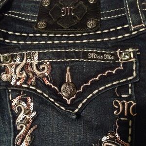 Size 27 miss me jeans