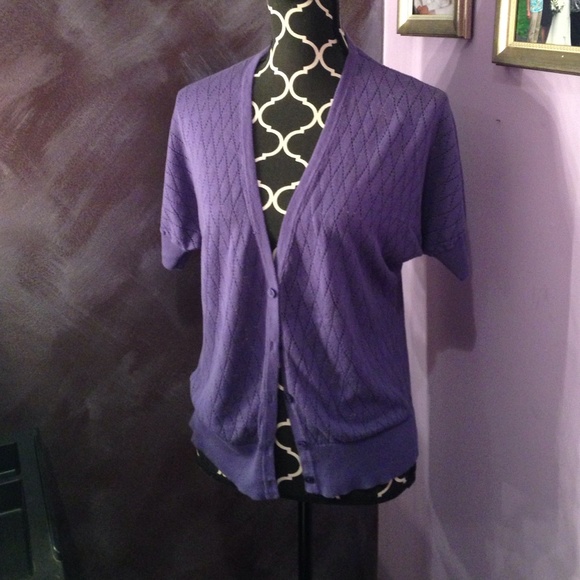 💕Cute purple eyelet sweater💕