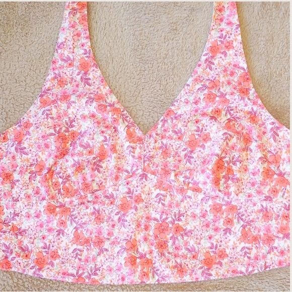 🎀AE Outfitters Sexy Tie-up Halter Top