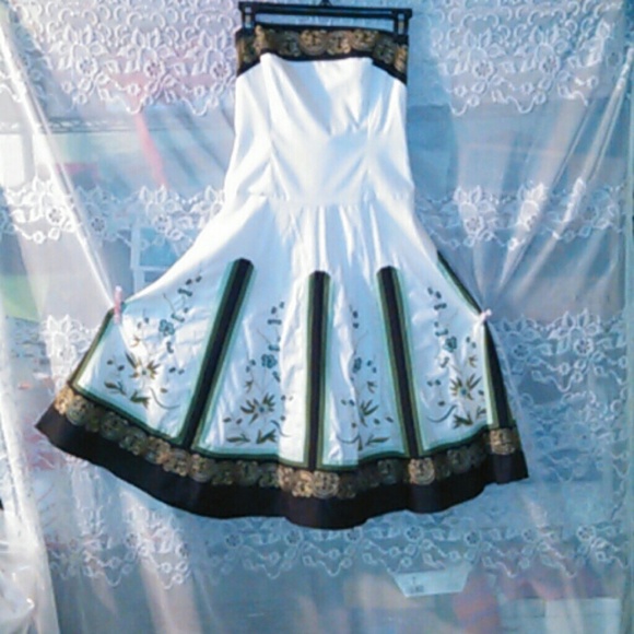 Beth Bowley 4 sundress
