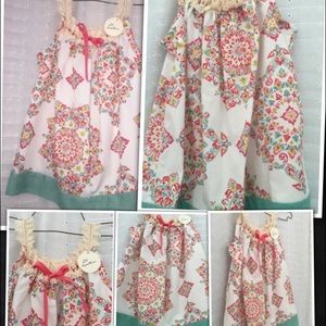 🌼🌼Little girl Coral & Green print dress🌼🌼