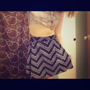 Cute black & white skirt