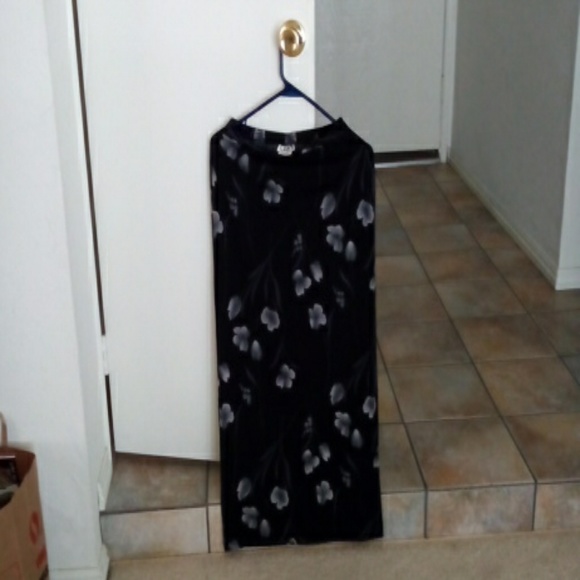 Black color with white flower