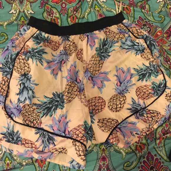 🍍🍍🍍PINEAPPLE SHORTS🍍🍍🍍