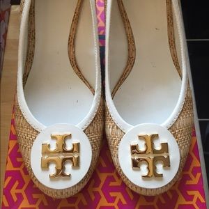 Tory Burch Sally Rafia Straw Wedge Natural/Bleach.