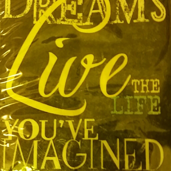 Words - Picture 1 of 1