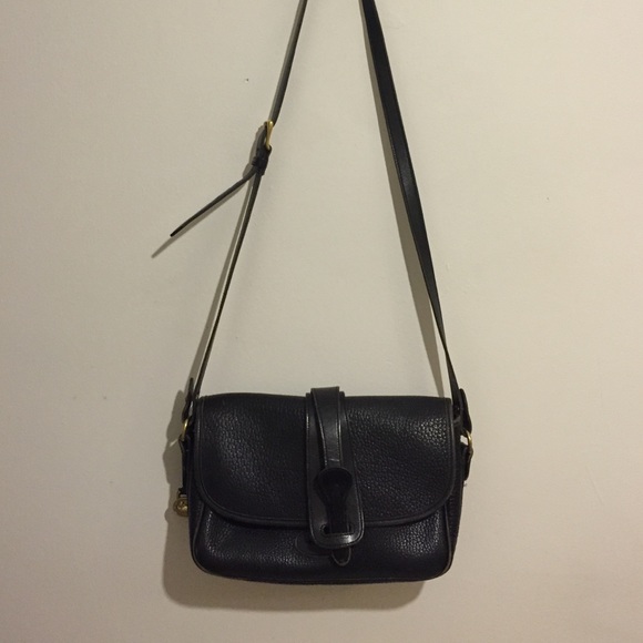 Authentic black Crossbody dooney & Burke