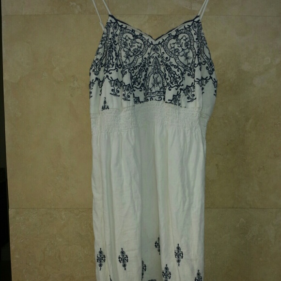 Mossimo Supply white embroidered boho dress - Picture 1 of 3