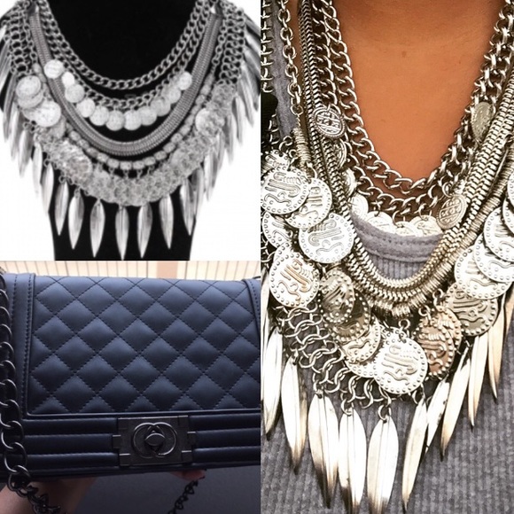 Bundle! 🎉 1 purse and 1 coin necklace