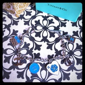 FABULOUS FASHION BRACELET. 💙💙💙
