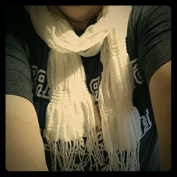 Lightweight beige Scarf