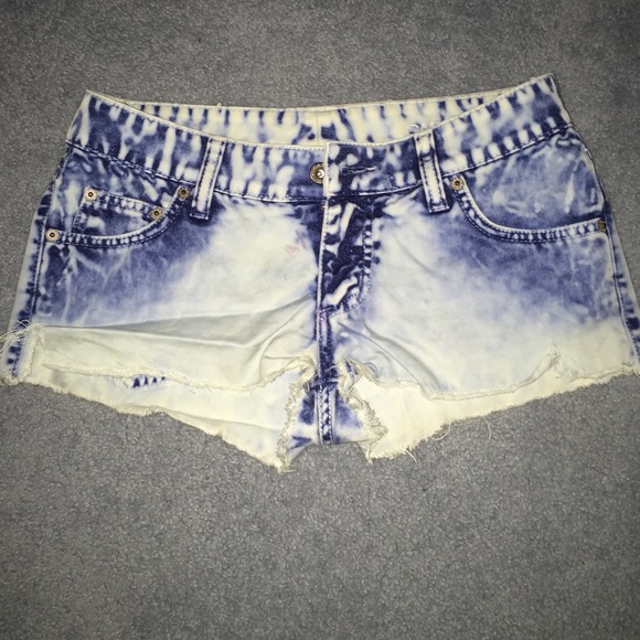 LF Carmar shorts acid wash