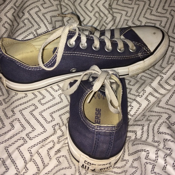 Navy blue converse