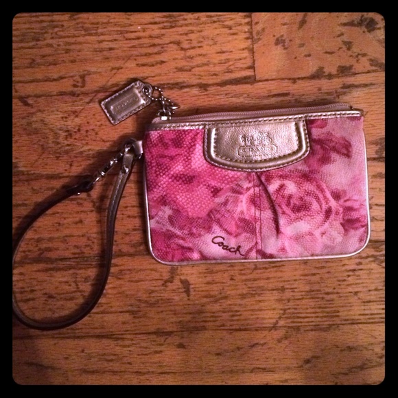 Like new!! Coach wristlet