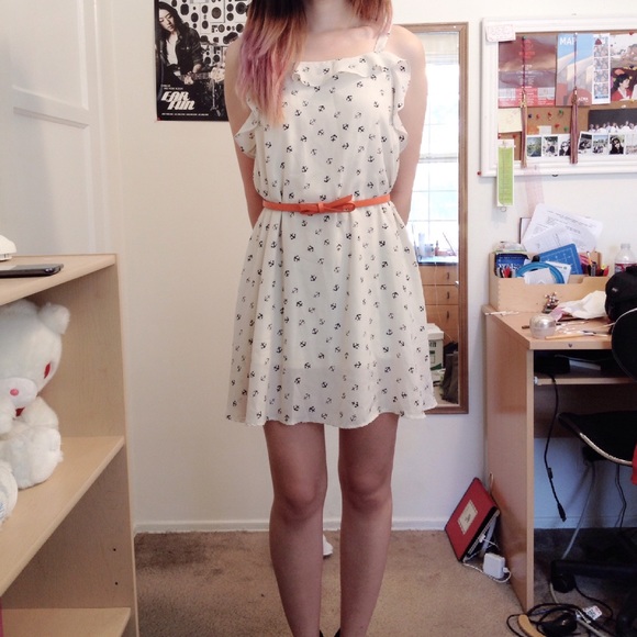 ~SOLD~ Cream colored baby doll dress w/ anchors - Picture 2 of 4