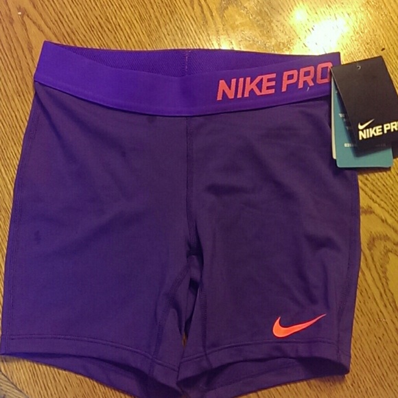 Nike Pro