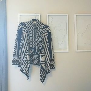 Black and white tribal print cardigan sweater XS