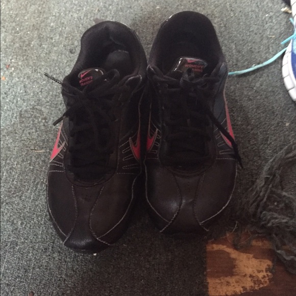 Nikes - Picture 2 of 4