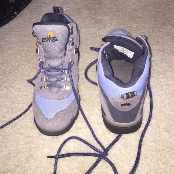 Women's hiking boots