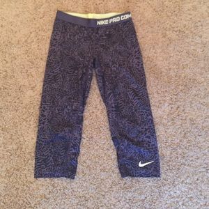 Nike pro compact leggings