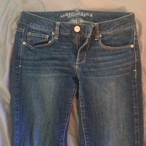 🔴 American Eagle Dark Wash jeans
