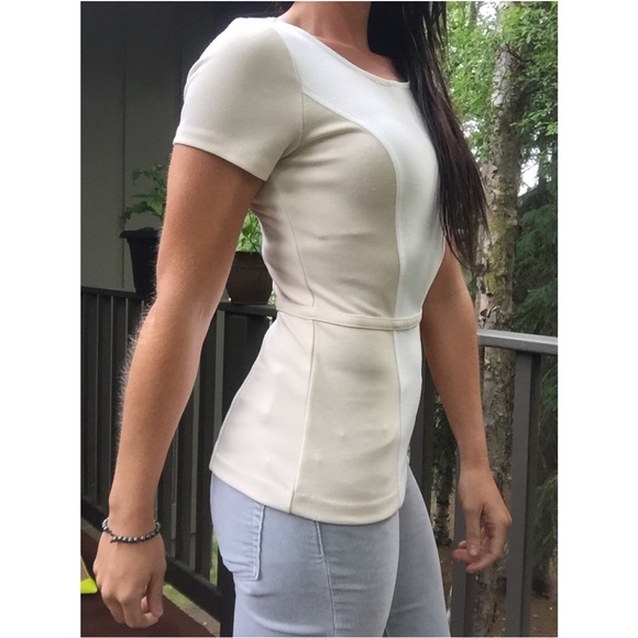 👚Forever 21 Beige and White Structured Top