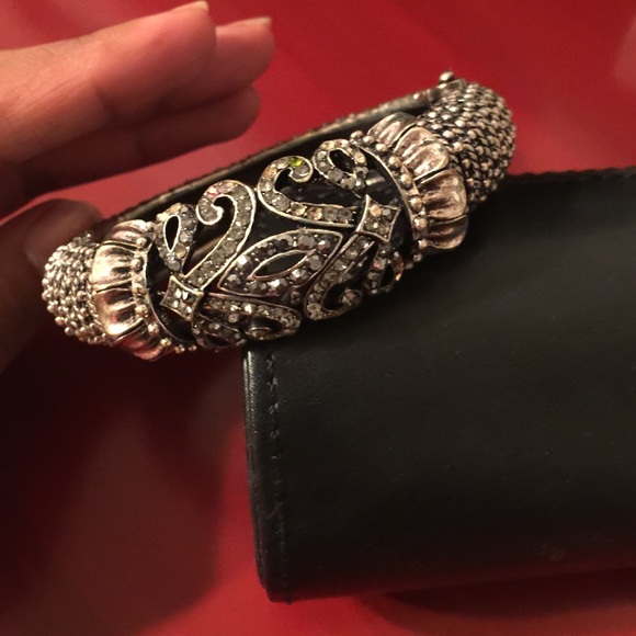 Metal and rhinestone cuff - Picture 1 of 3