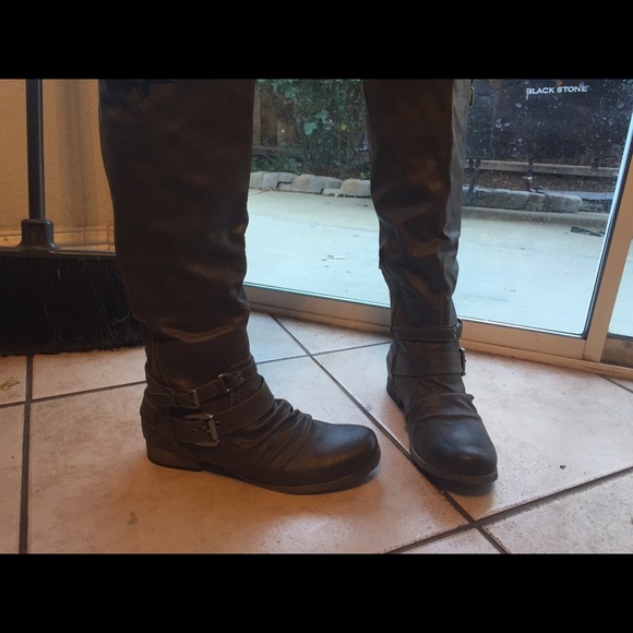 Carlos Santana boots