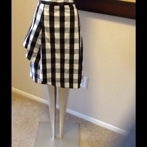 unknown Dresses & Skirts - Large gingham print skirt