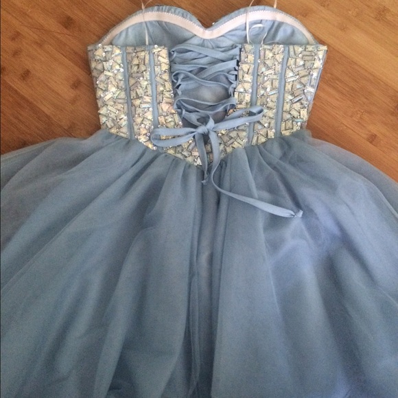 SOLD Baby blue formal party dress - Picture 2 of 3
